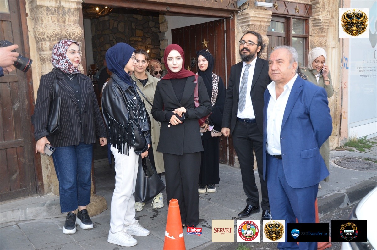 Muş'ta genç yazarlar, dernek buluşmasıyla tarihi mekanları ziyaret etti