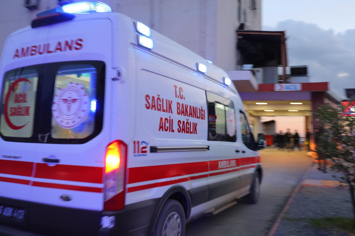 Antalya Gazipaşa'da vücudunda kesikler bulunan 20 yaşındaki genç hayatını kaybetti
