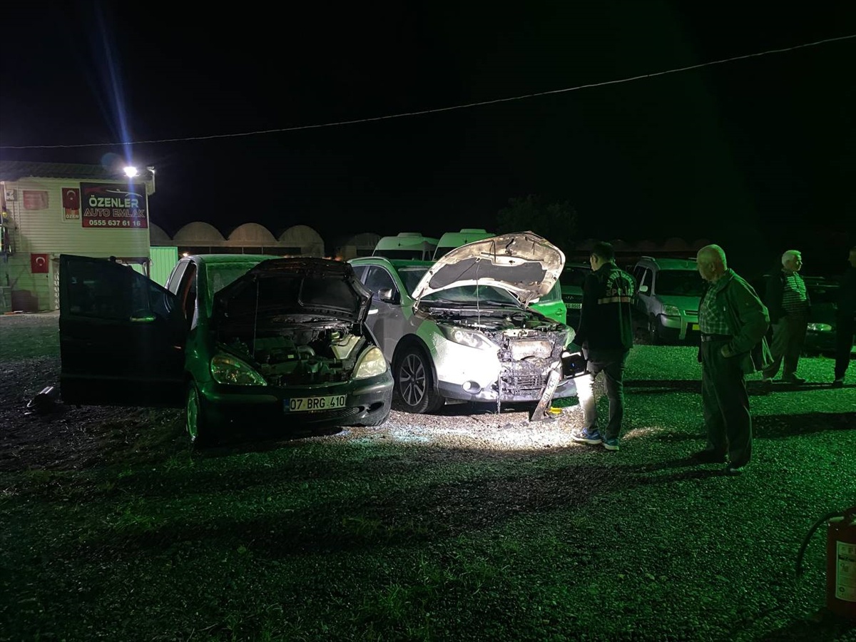 Antalya'nın Serik ilçesinde galeride 6 aracı kundaklayan şüpheli emniyete teslim oldu