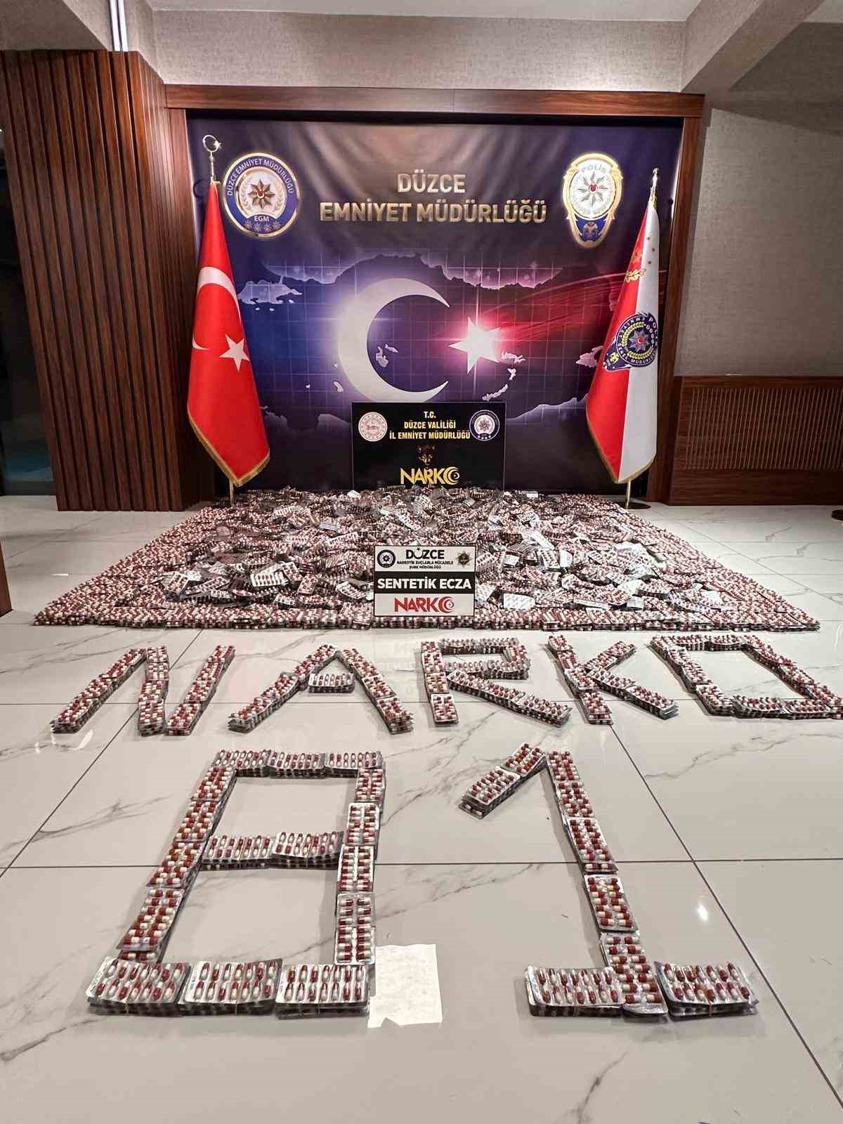 Düzce'de operasyonda yaklaşık 18 milyon TL'lik sentetik ecza hapı ele geçirildi