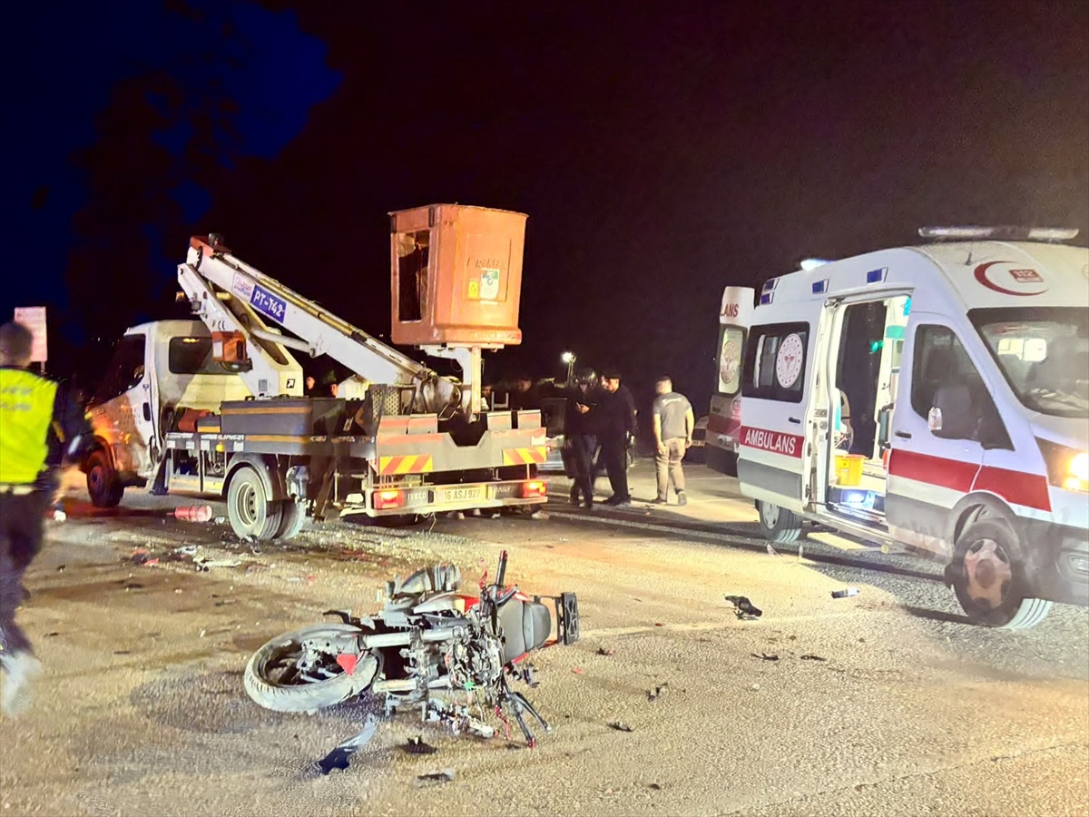 İnegöl'de motosiklet kazasında 1 kişi öldü, 1 kişi ağır yaralandı