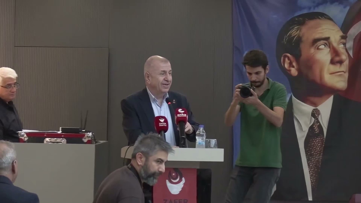 Ümit Özdağ, Suriyeli sığınmacı sayısında resmi rakamlarla yalan söylendiğini savundu