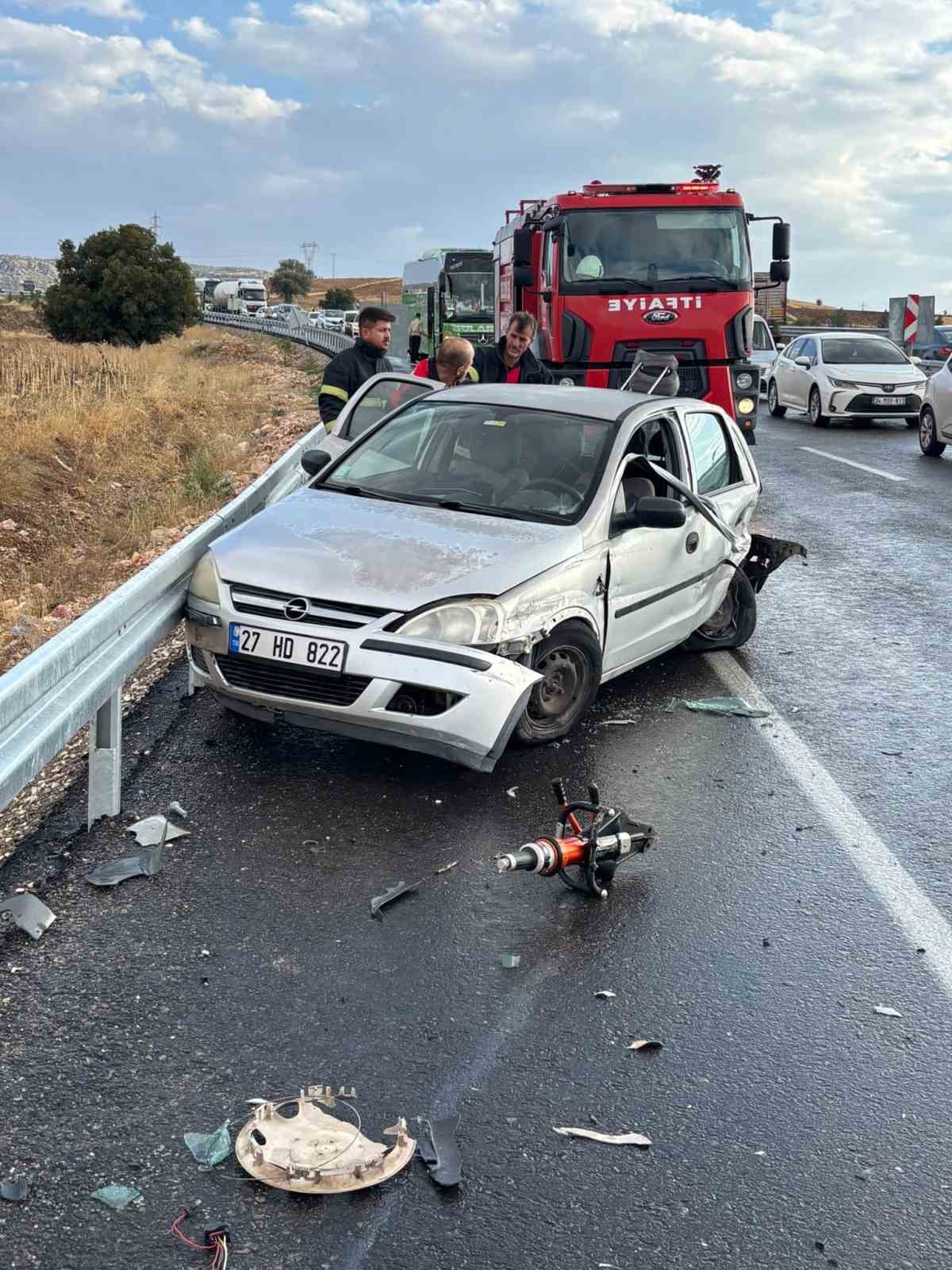 Adıyaman'da dört otomobilin karıştığı zincirleme kazada 4 kişi yaralandı