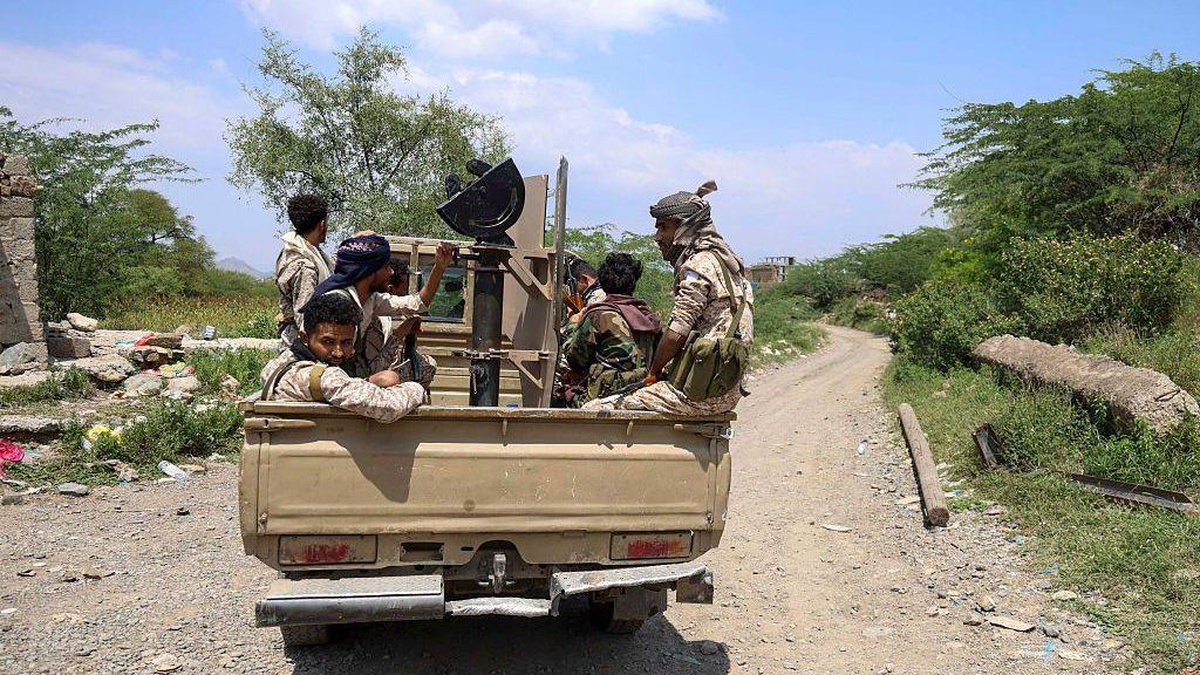 Yemen'de topyekün savaş! Hükümet Husilere karşı operasyon başlattı, Husiler Aramco tesislerini vurduğunu açıkladı