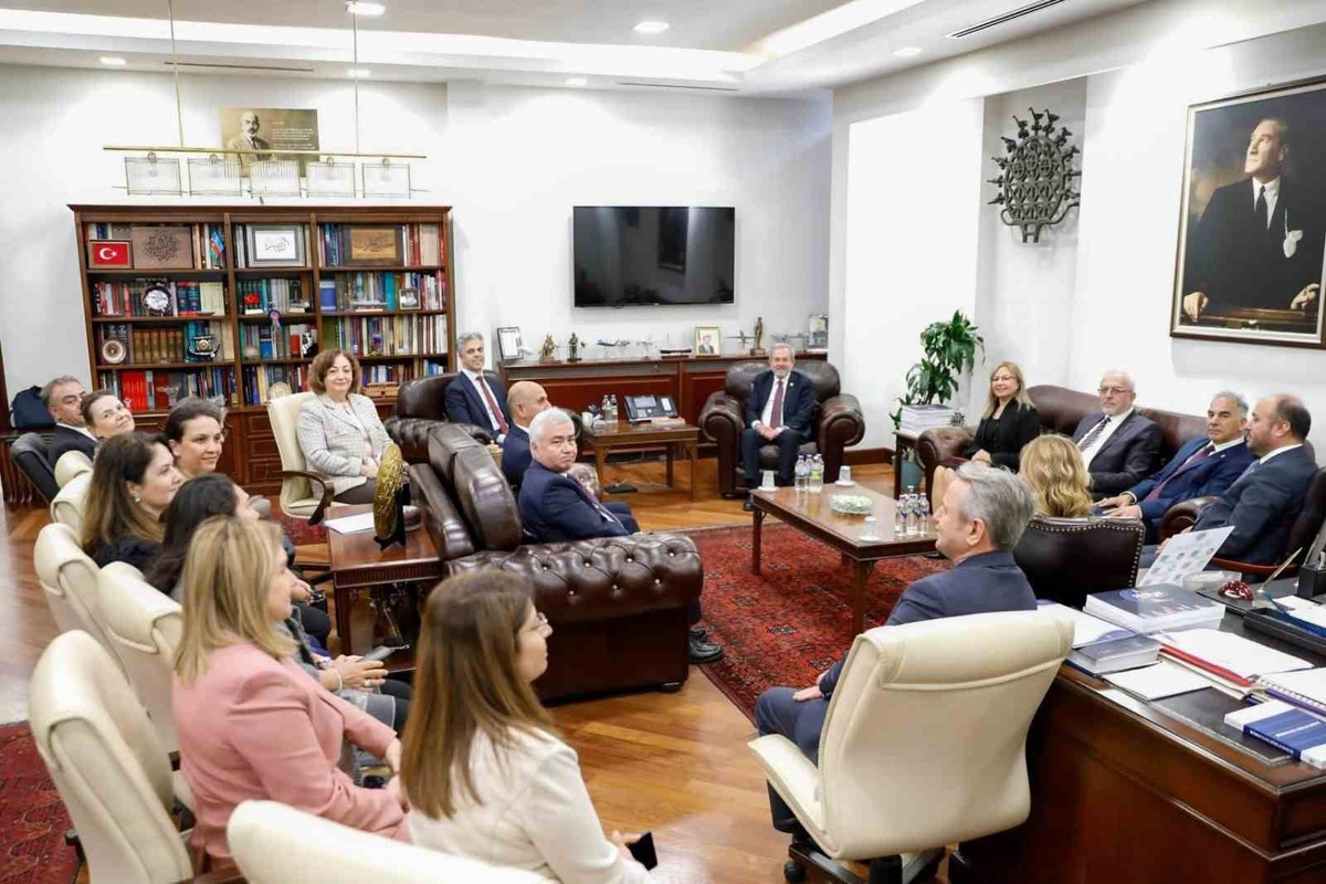 EBYÜ Rektörü Kuyrukluyıldız, Ankara Üniversitesi'ni ziyaret etti, işbirliğini görüştü