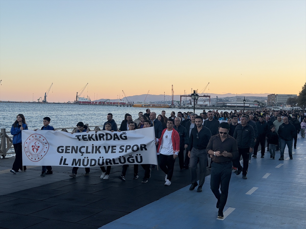 Tekirdağ'da Amatör Spor Haftası, Yelken Kulübü önünde yürüyüşle başladı