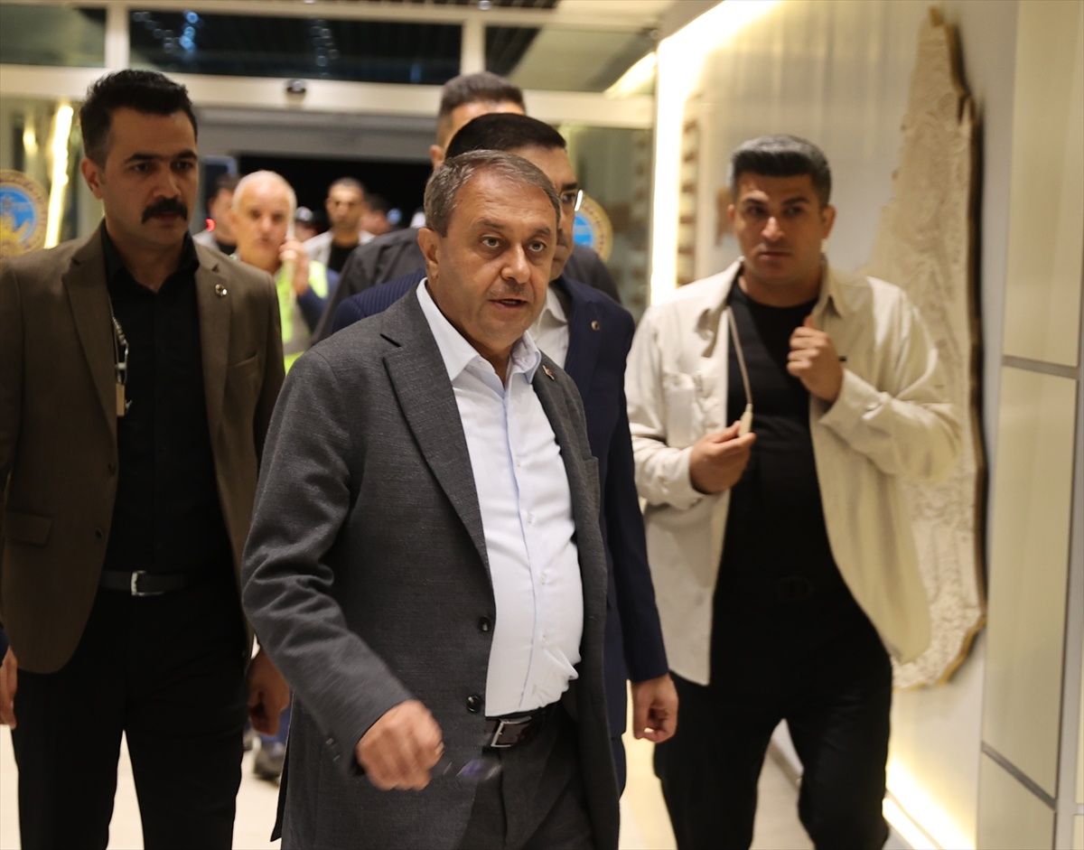 Şanlıurfa GAP Havalimanı'na inen AJet uçağındaki patlayıcı madde ihbarı asılsız çıktı