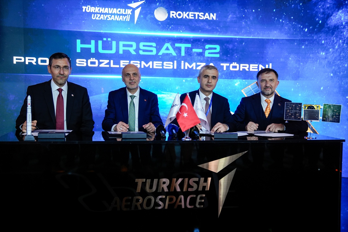 TUSAŞ ve ROKETSAN, HÜRSAT-2 proje sözleşmesini Antalya'da imzaladı