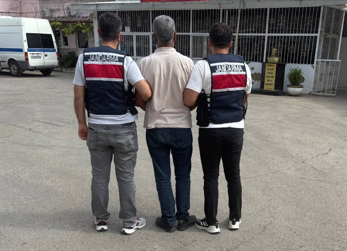 Jandarma ve MİT, Gaziantep'te 6 yıl 3 ay hapis cezasıyla aranan FETÖ üyesini yakaladı