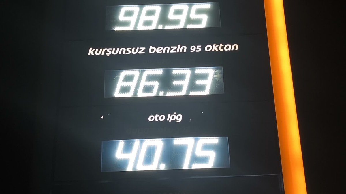 Osmaniye Kadirli'de otogaza 4 lira 90 kuruş zam geldi, vatandaşlar tepki gösterdi