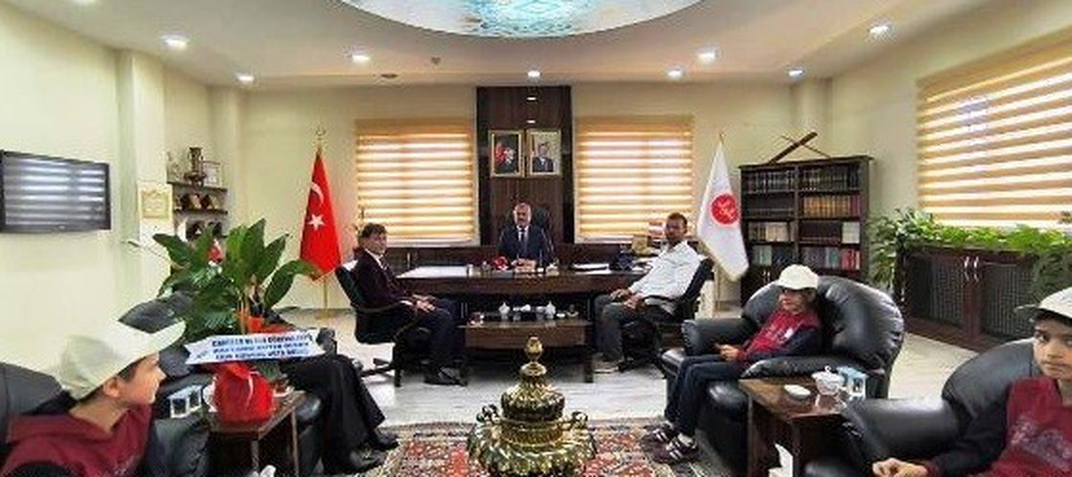 Faik Güngör Ortaokulu, Din Görevlileri Haftası'nda müftülük ve camileri ziyaret etti