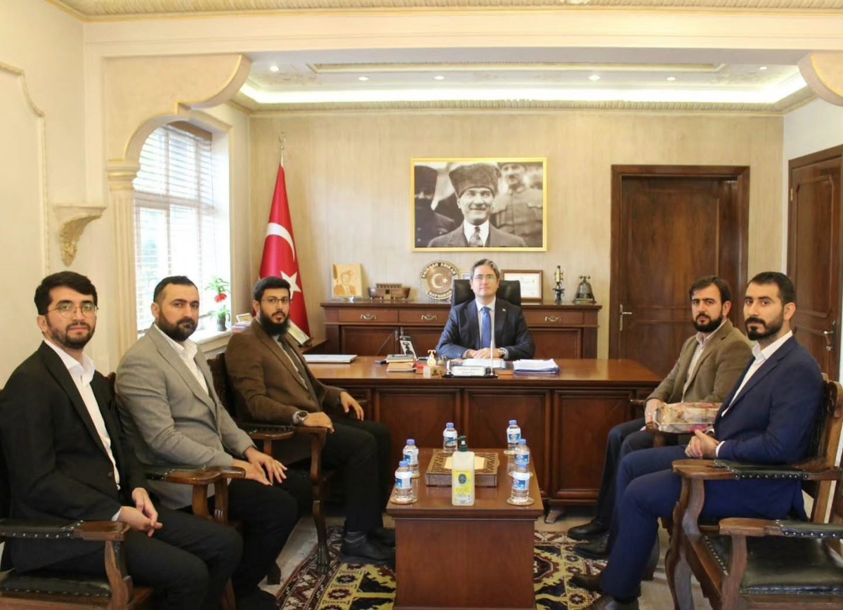 Kemaliye'de din görevlileri Kaymakam Arıkan'ı ziyaret etti, Eğin kapı tokmağı verildi