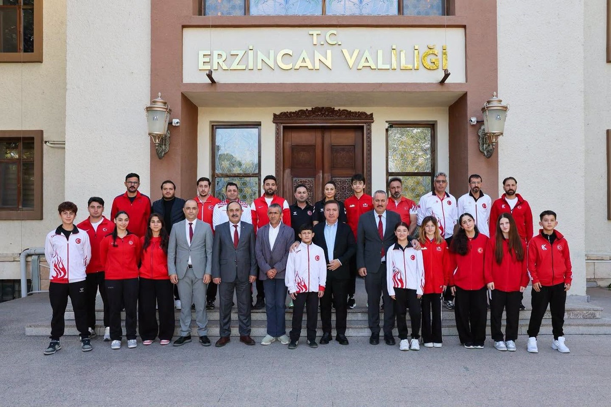 Erzincan Valisi Aydoğdu, Balkan Şampiyonası'nda dereceye giren sporcuları kabul etti