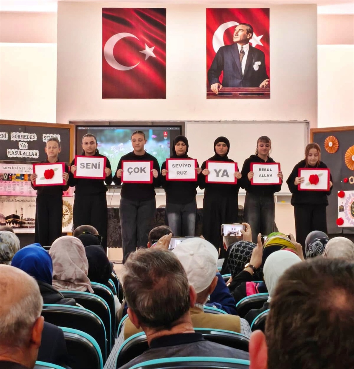 Gelibolu'da Mevlid-i Nebi programında İl Müftüsü Topçu gençlere seslendi