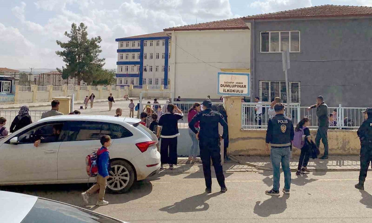 Gaziantep Araban'da okul çevresinde güvenlik artırıldı, trafik denetimleri sıklaştırıldı