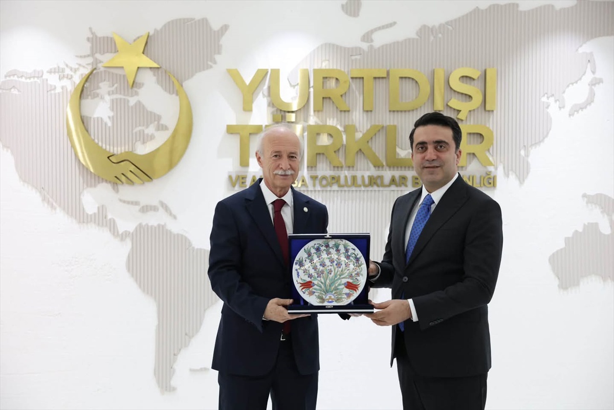 Havsa'da meyve bahçeleri incelendi, Trakya Üniversitesi YTB ile iş birliğini görüştü
