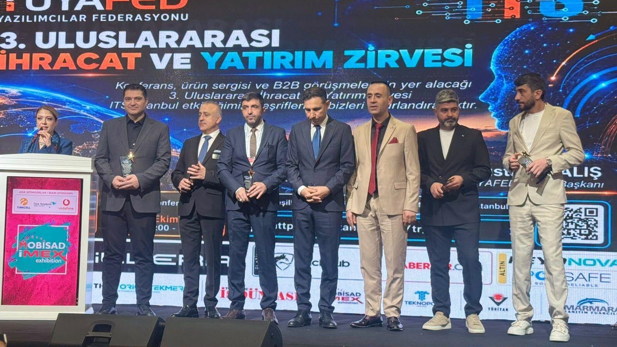Teknoloji dünyası İstanbul’da buluştu: TÜYAFED Uluslararası Teknoloji ve İş Birliği Zirvesi gerçekleşti