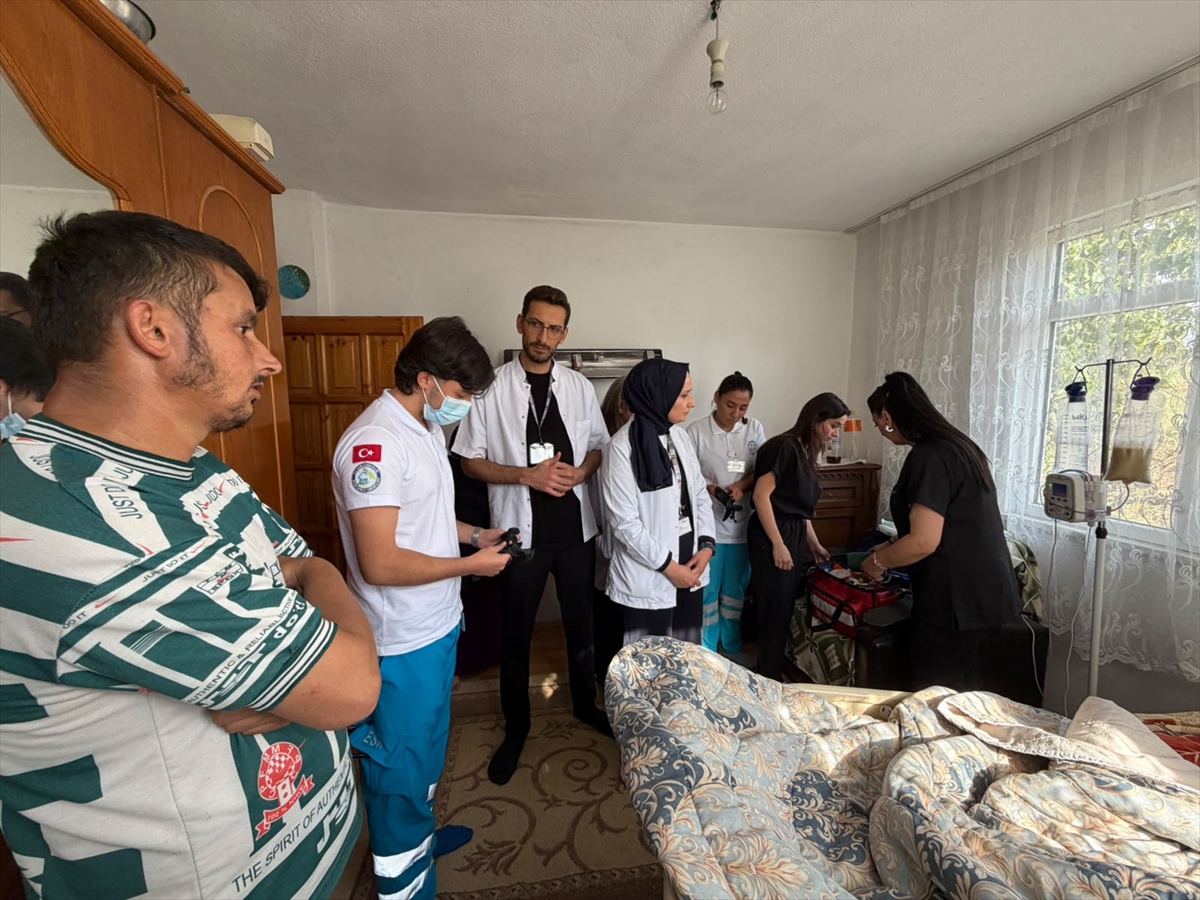 Erbaa Belediyesi evde bakım ekiplerine TOGÜ Erbaa SHMYO öğrencileri destek veriyor