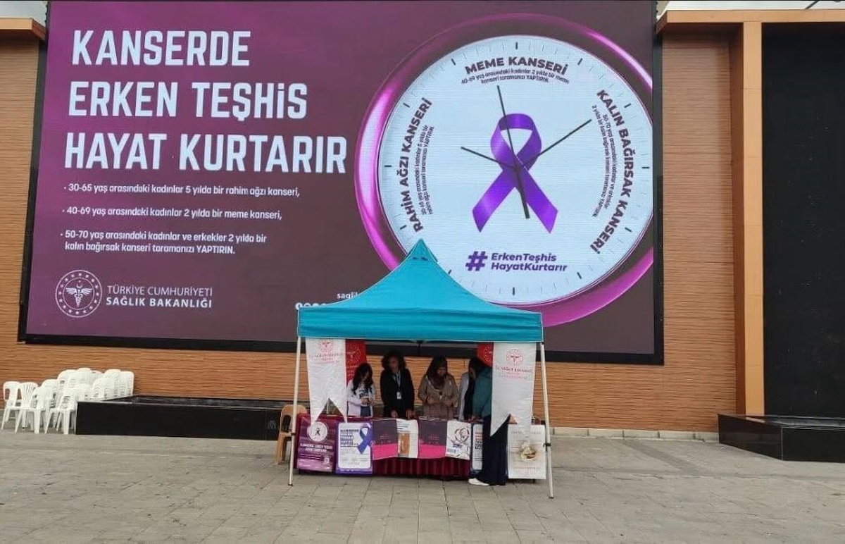 Erzincan'da meme kanseri etkinliğinde erken tanı ve ücretsiz tarama vurgulandı