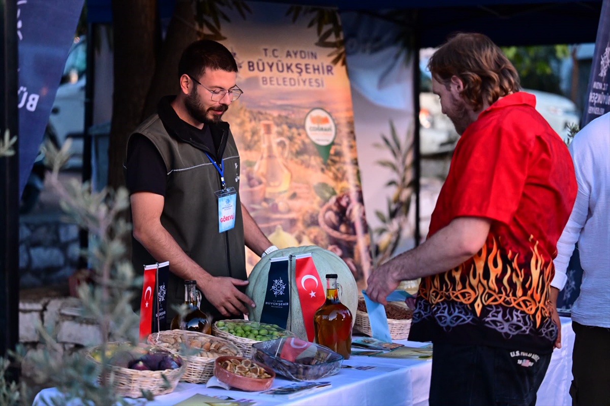 Didim'de 8. Zeytin Festivali zeytinyağı tadımıyla dünya rekoru hedefiyle başladı