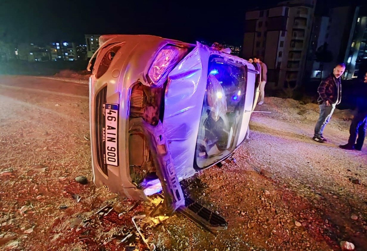 Kahramanmaraş'ta Yamaçtepe'de trafik kazası meydana geldi, 2 kişi yaralandı
