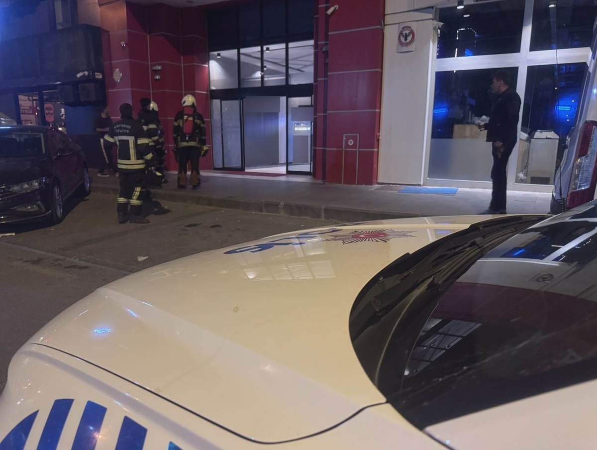 Kayseri Kocasinan'da tost makinesinde unutulan ekmek yanınca itfaiye ve polis geldi