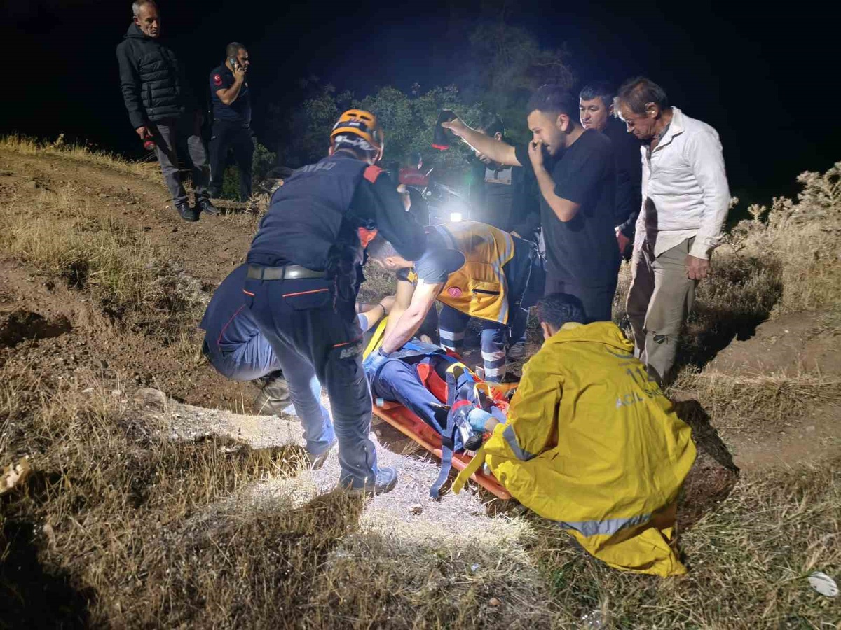 Aydın Efeler'de kontrolden çıkan otomobil uçuruma devrildi, yaralı 1 kişi kurtarıldı