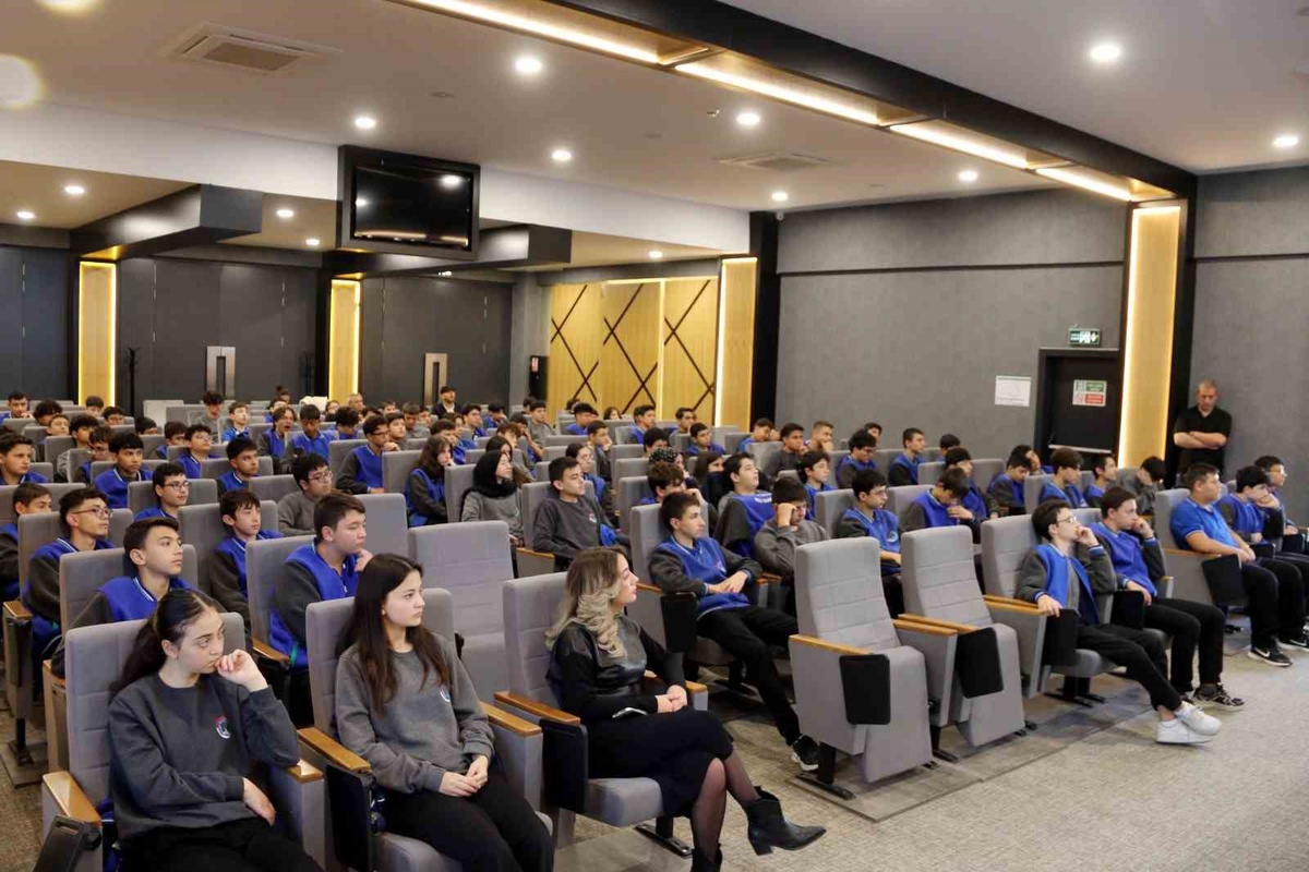 Kütahya OSB Müdürlüğü, meslek lisesi öğrencilerine İSG eğitimleri başlattı