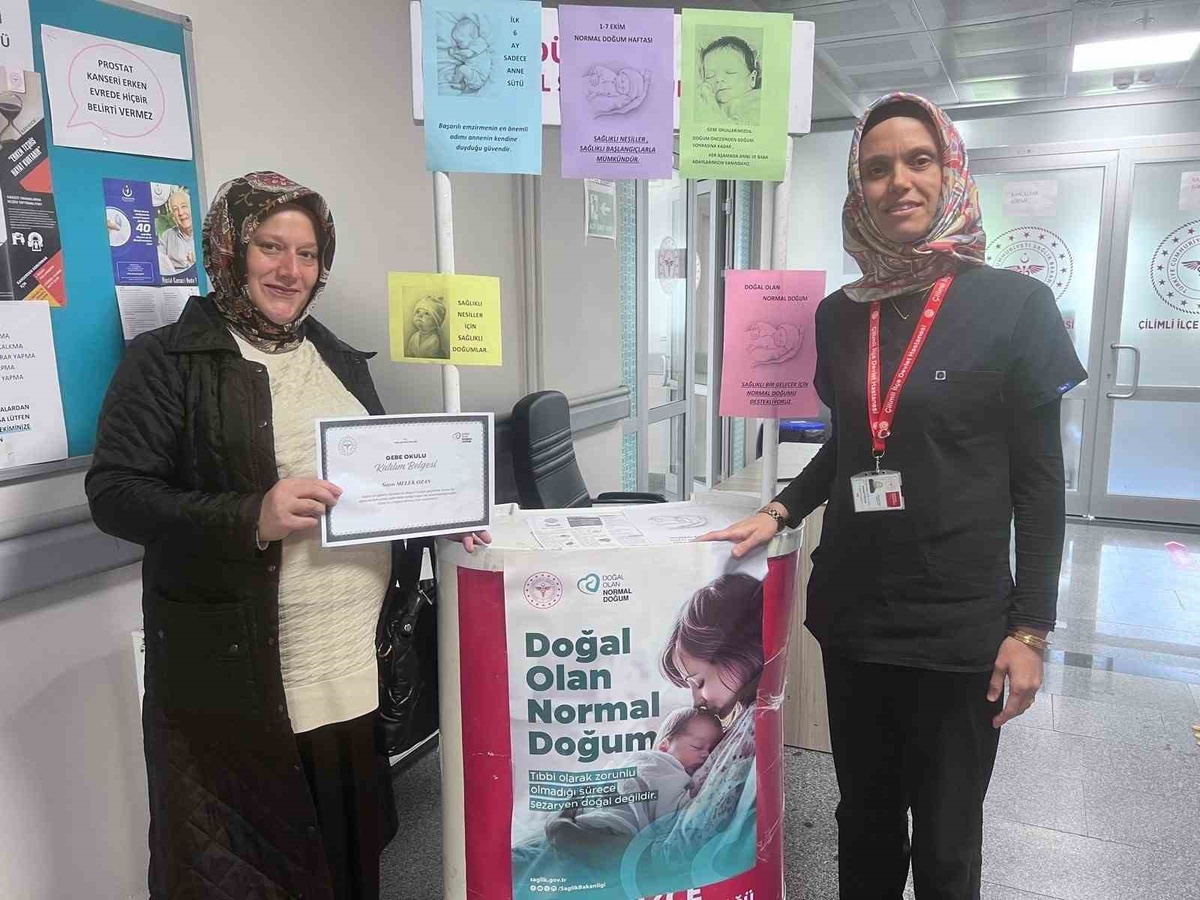 Düzce İl Sağlık Müdürlüğü Çilimli'de normal doğum için stant açtı