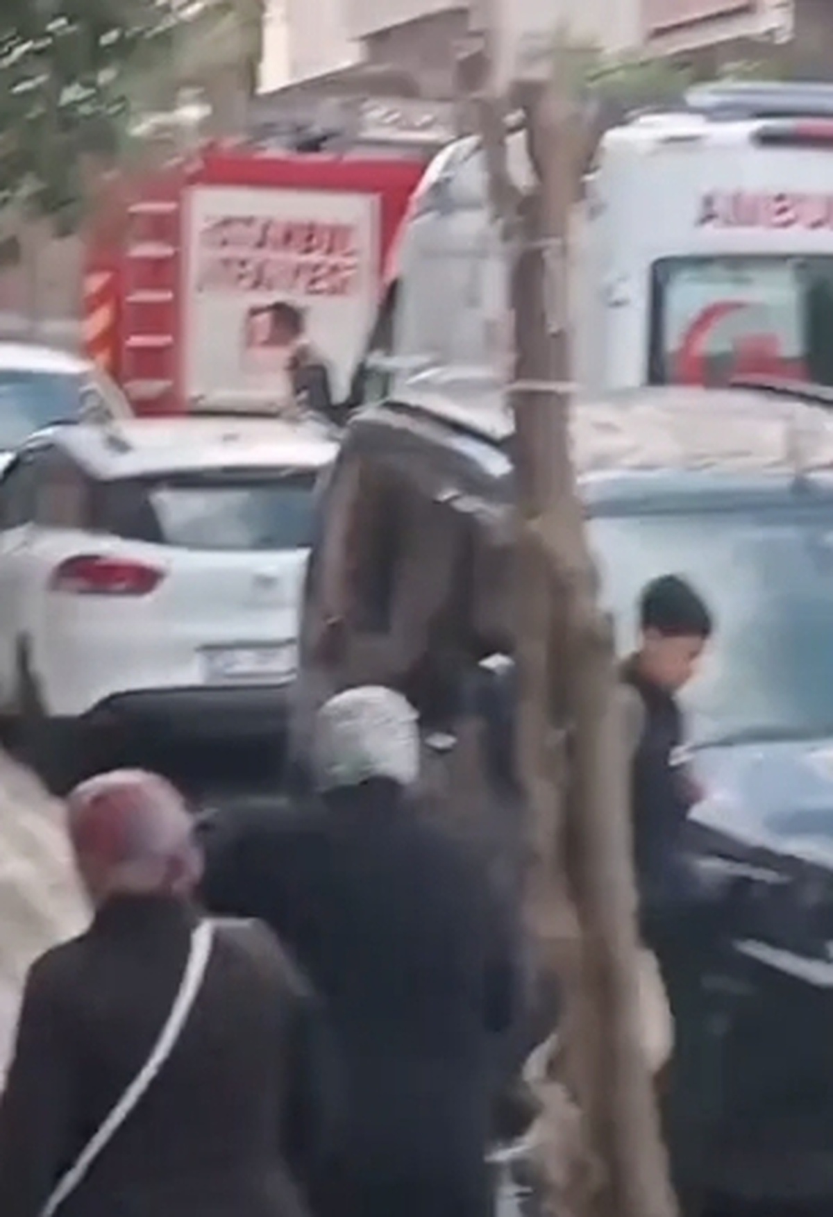 Sultangazi'de kadın sürücü, kaldırıma çıkarken dini nikahlı eşini ezdi; eşi öldü