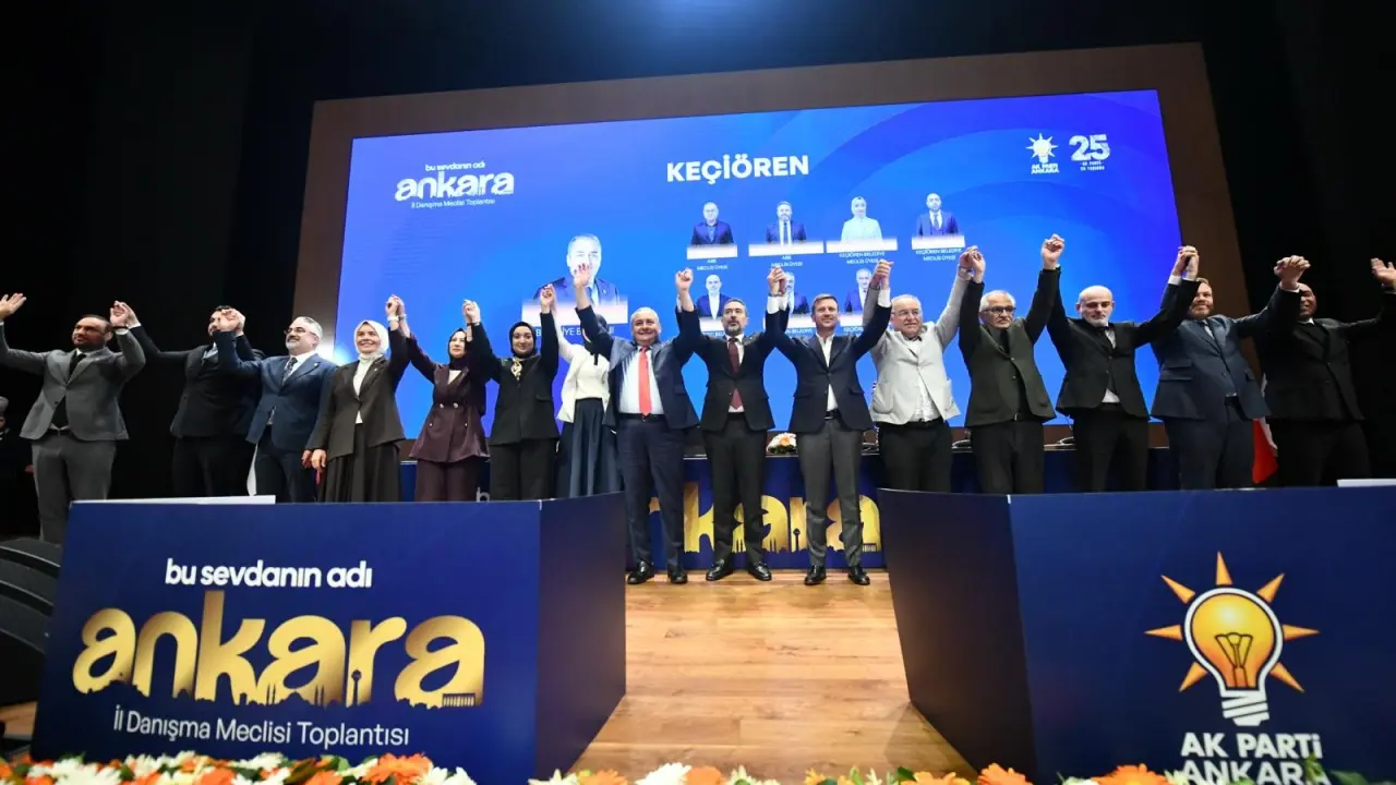 AK Parti'ye katılan belediye başkanlarından gövde gösterisi: 2029'da rekorla geliyoruz