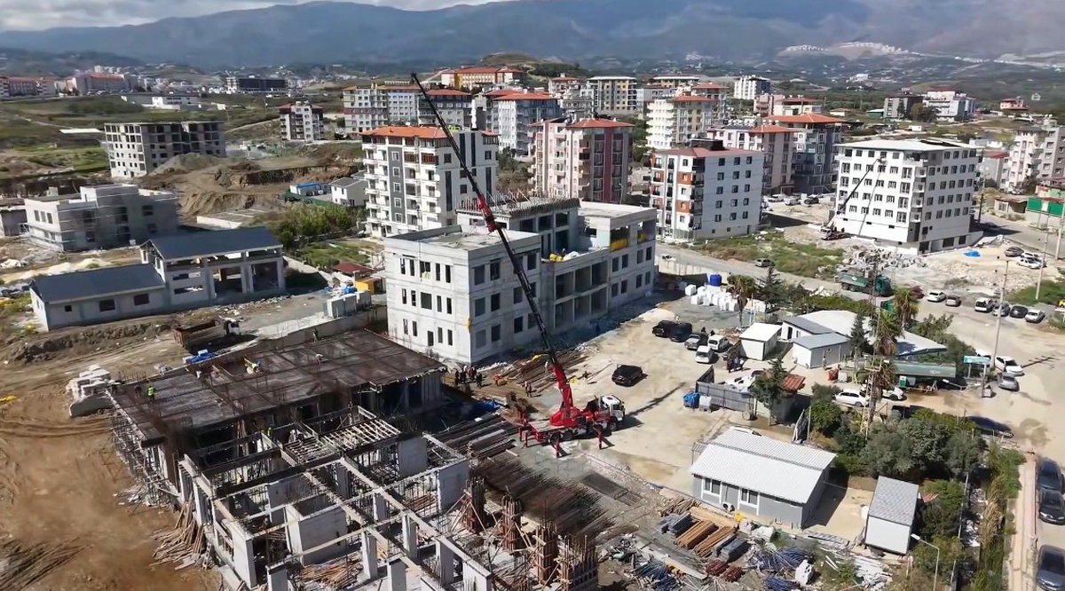 Hatay Valisi Masatlı, Antakya'daki yeni hizmet binalarını ve eğitim tesisini inceledi