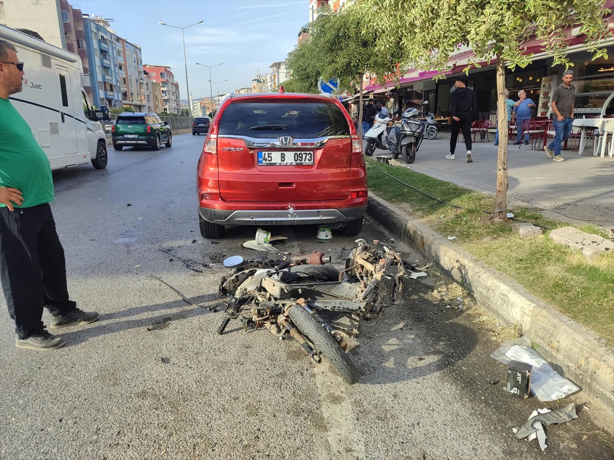 Aydın Çine'de otomobil motosikletle çarpıştı, 2 yaralının hayati tehlikesi var