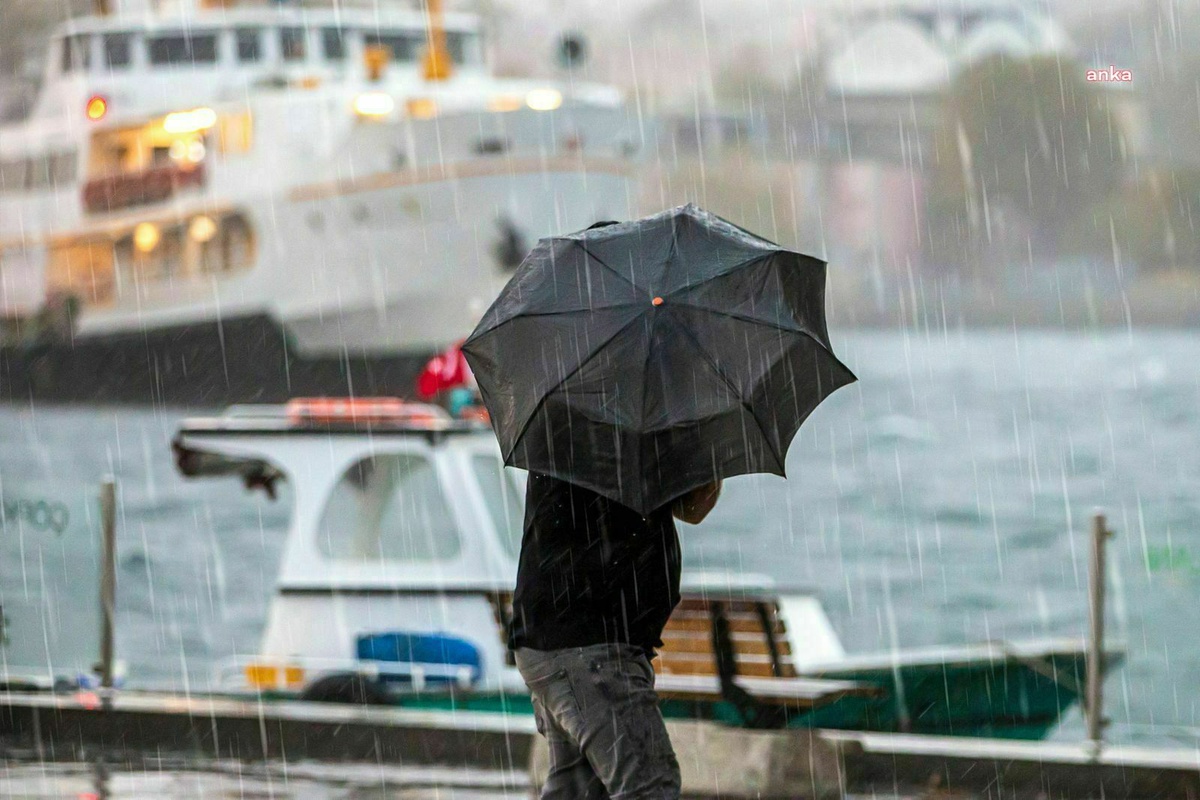 MGM, Kıyı Ege ve Güneydoğu'da kuvvetli yağış, Doğu Akdeniz'de toz taşınımı uyardı