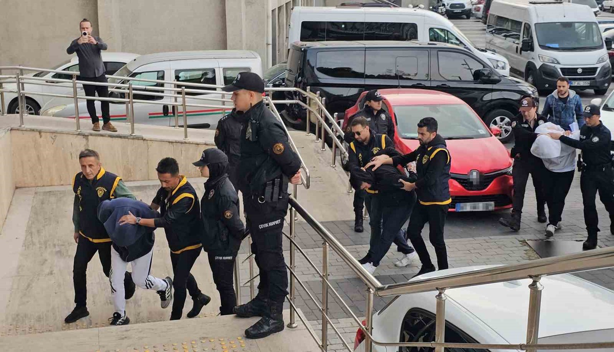 Zonguldak'ta düğün konvoyu soruşturmasında 3 şüpheli adliyeye sevk edildi
