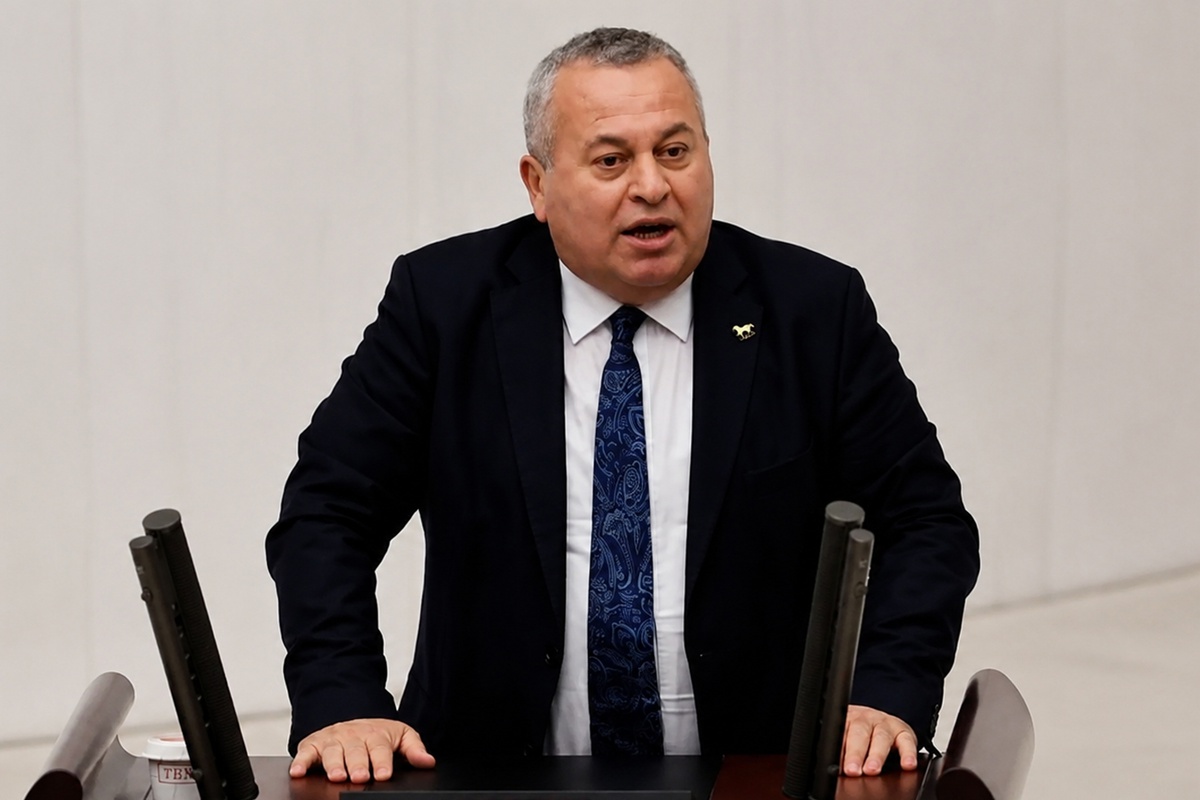 [BELEDIYE · Afyonkarahisar] Cemal Enginyurt: Burcu Köksal'ı AK Parti'ye geçmesi için eşi üzerinden tehdit ediyorlar