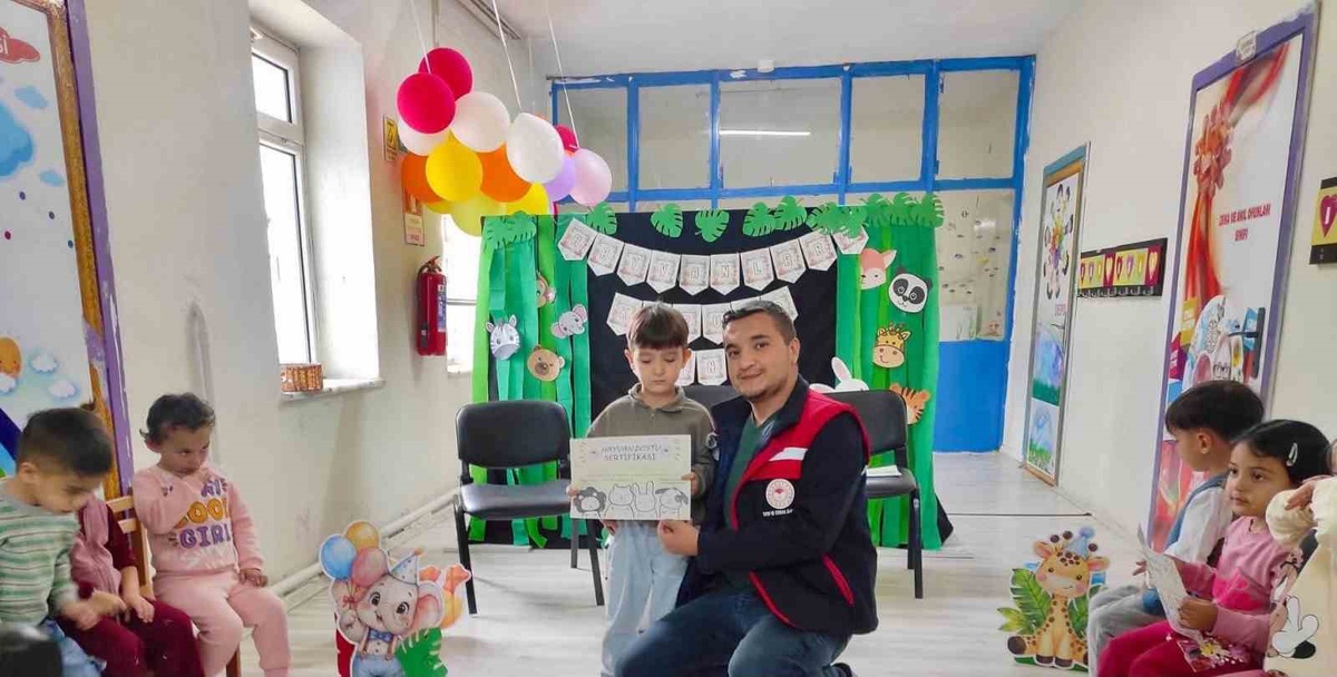 [BELEDIYE · Afyonkarahisar · Başmakçı] Başmakçı'da minikler hayvan sevgisi ve sorumluluk konusunda bilgilendirildi