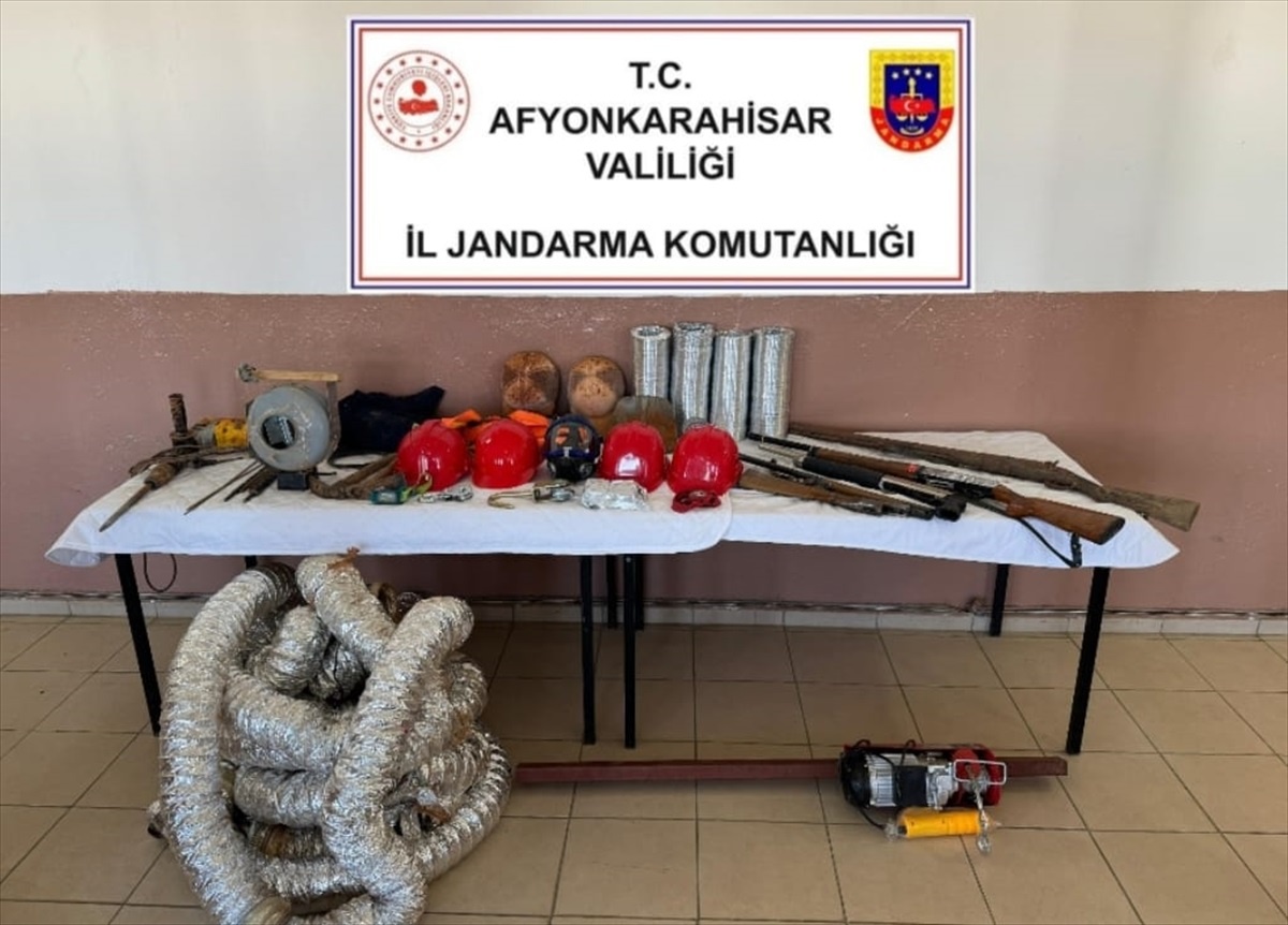 [BELEDIYE · Afyonkarahisar · Başmakçı] Afyonkarahisar'da kaçak kazı yapan 2 kişi gözaltına alındı