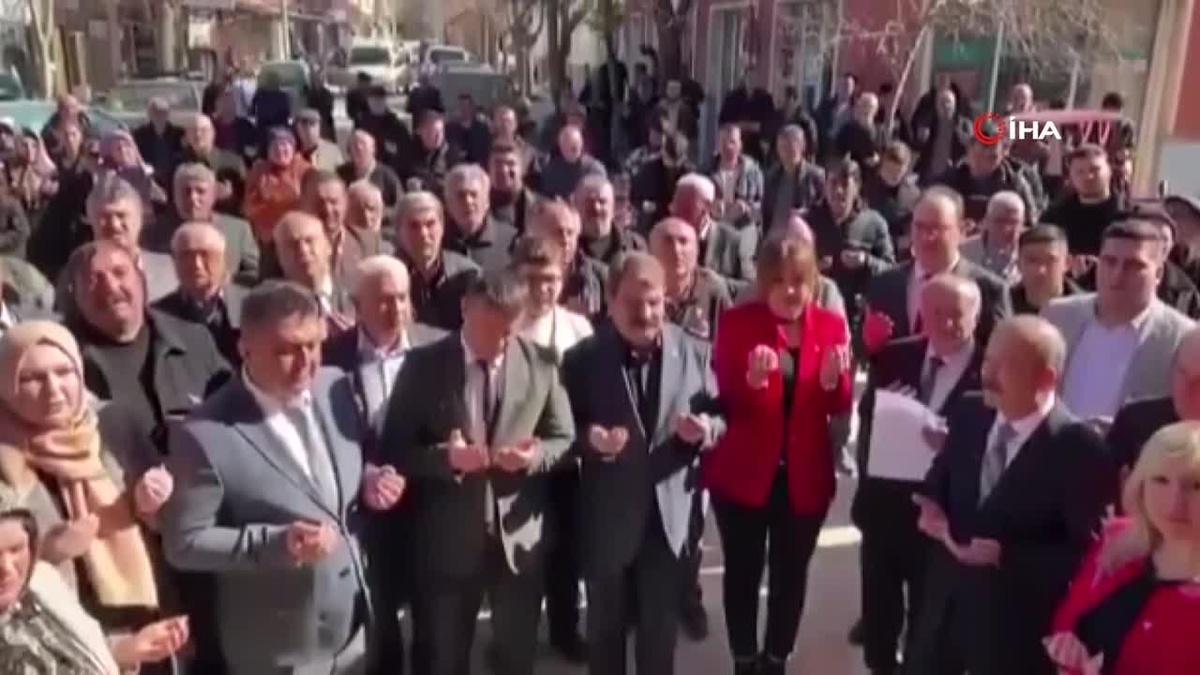 [BELEDIYE · Afyonkarahisar · Başmakçı] MHP'li vekil kazanmaları için hocadan dua istedi