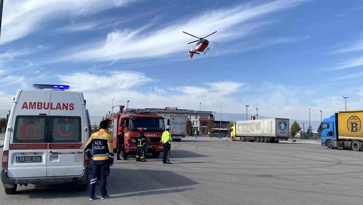 [BELEDIYE · Afyonkarahisar · Bayat] Çorum'da Motosiklet Kazası: 17 Yaşındaki Çocuk Ankara'ya Sevk Edildi