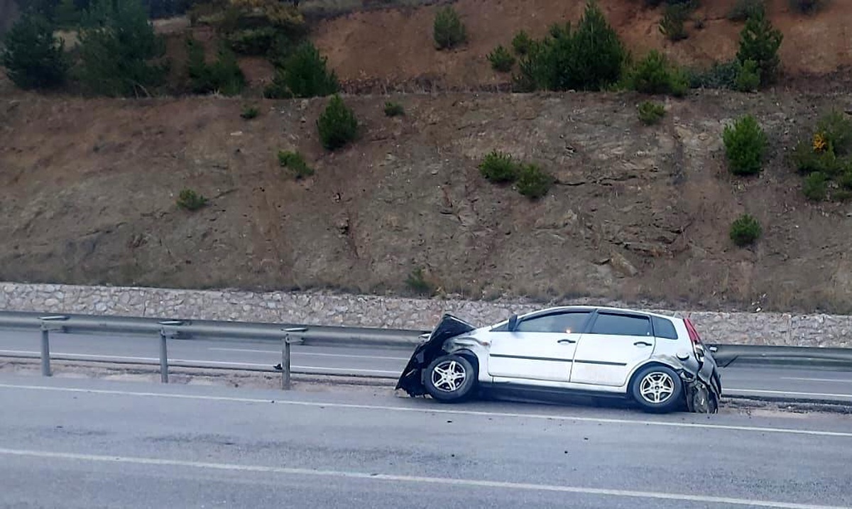 [BELEDIYE · Afyonkarahisar · Bayat] Afyonkarahisar'da Trafik Kazası: 2 Yaralı