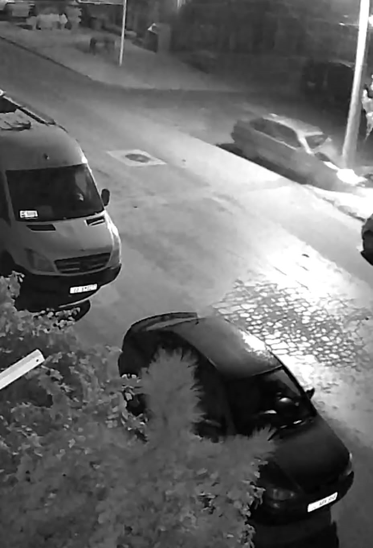 [BELEDIYE · Afyonkarahisar · Bolvadin] Afyonkarahisar Bolvadin'de otomobil elektrik direğine çarptı, sürücü hafif yaralandı