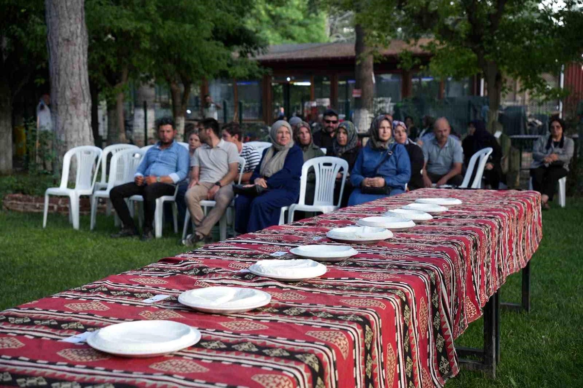 [BELEDIYE · Afyonkarahisar · Bolvadin] Jüri festivalde en güzel kaymağı seçti