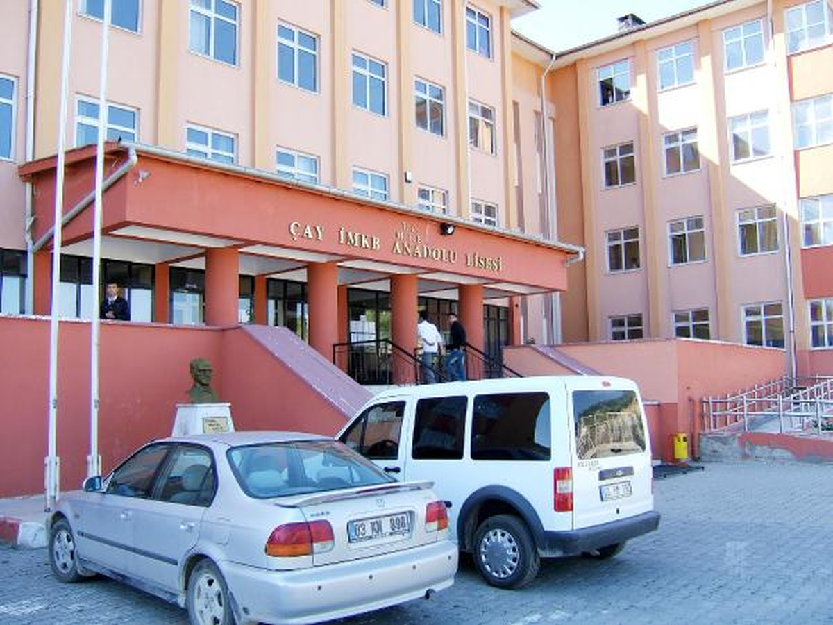 [BELEDIYE · Afyonkarahisar · Çay] Liseli Tülay Karne Almaya Giderken Okulun Önünden Kaçırıldı