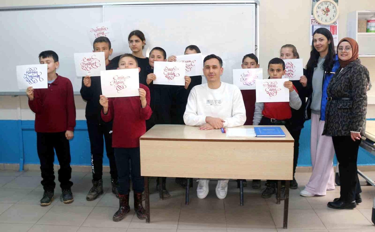 [YEREL / KAMU · Afyonkarahisar · Emirdağ] Gençlik Merkezinden Dezavantajlı Okullara Destek Etkinliği