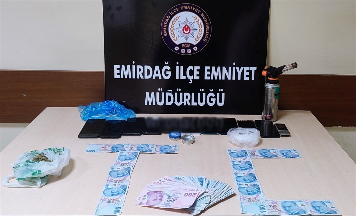 [YEREL / KAMU · Afyonkarahisar · Emirdağ] Emirdağ'da Uyuşturucu Operasyonu: 2 Kişi Tutuklandı