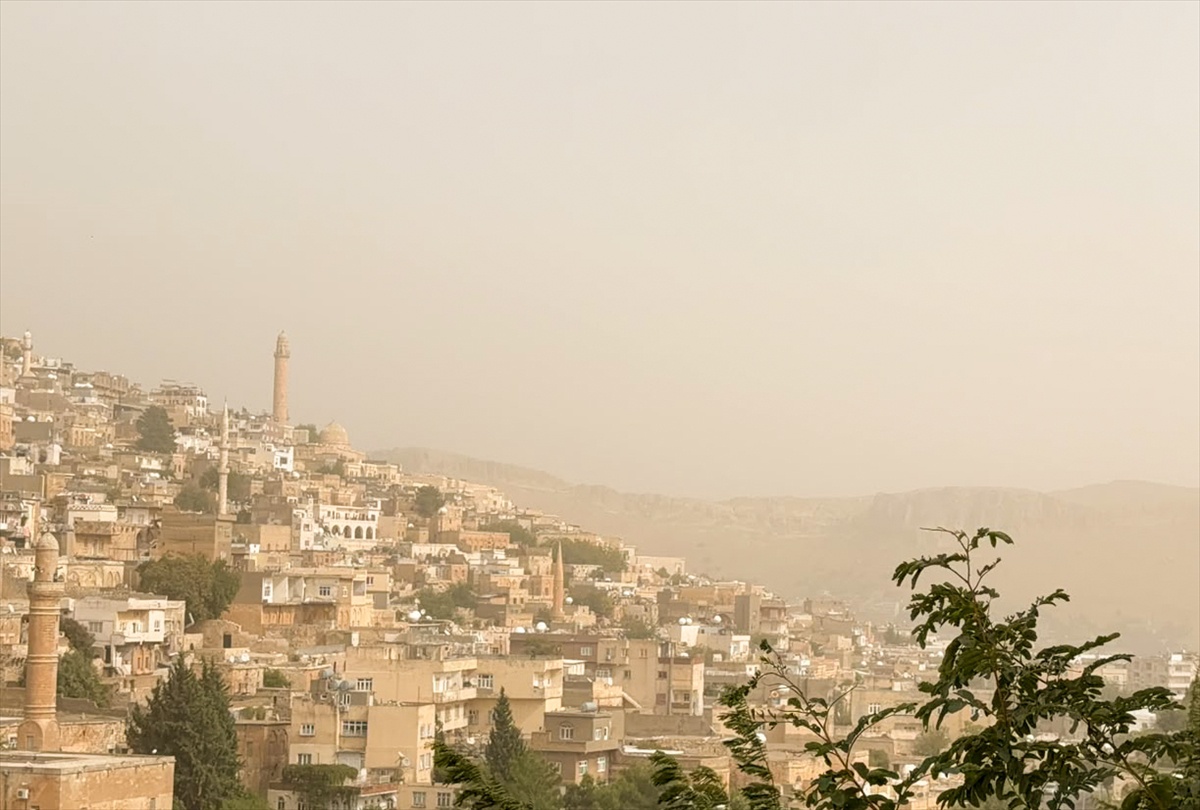 Mardin'de toz taşınımı Artuklu, Kızıltepe ve Yeşilli'de hava kalitesini düşürdü
