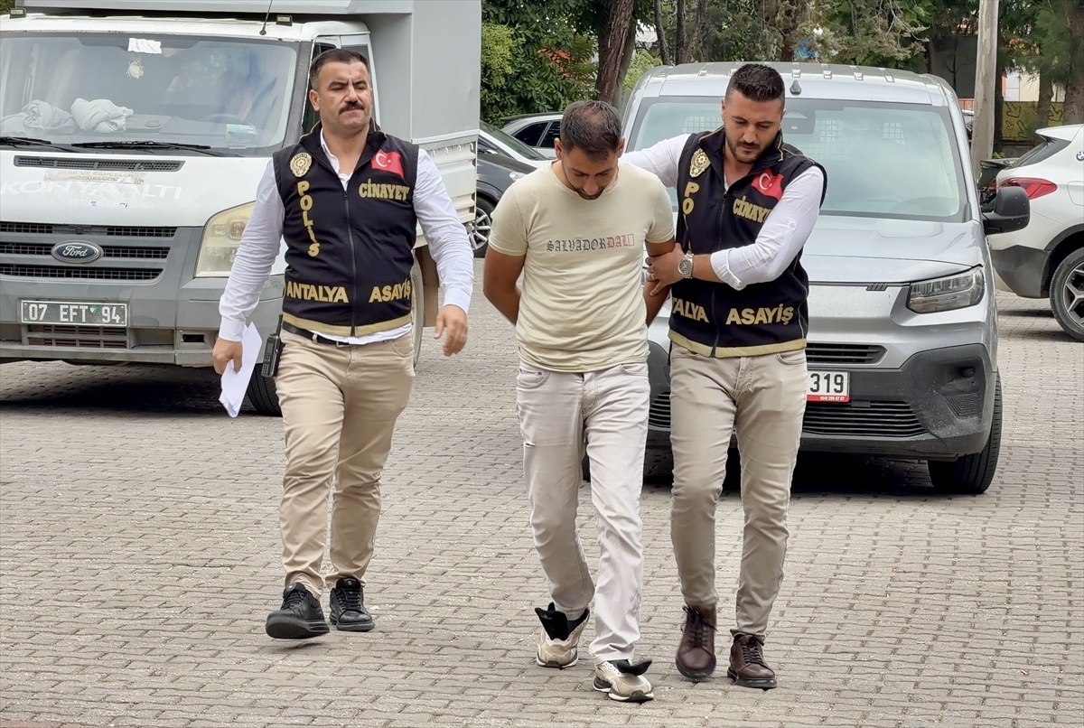 Konya'da teslim olan şüpheli, kadını öldürdüğünü söyledi, adliyeye sevk edildi