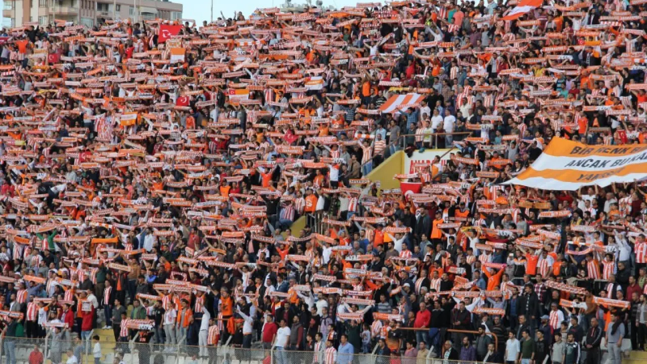 Bir zamanlar Süper Lig'deydi! 72 yıllık tarihi kulüp resmen satıldı