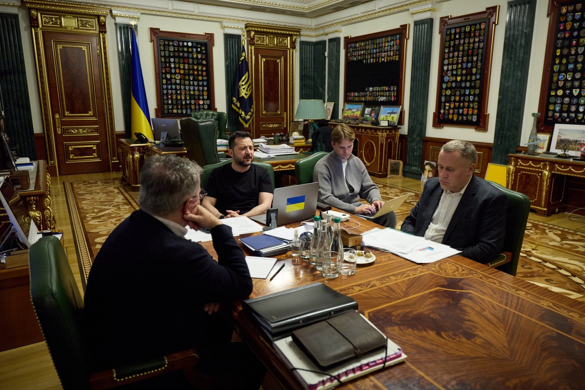 Zelenskiy, Merz ile Rusya'nın Ukrayna'nın enerji tesislerine saldırılarını görüştü